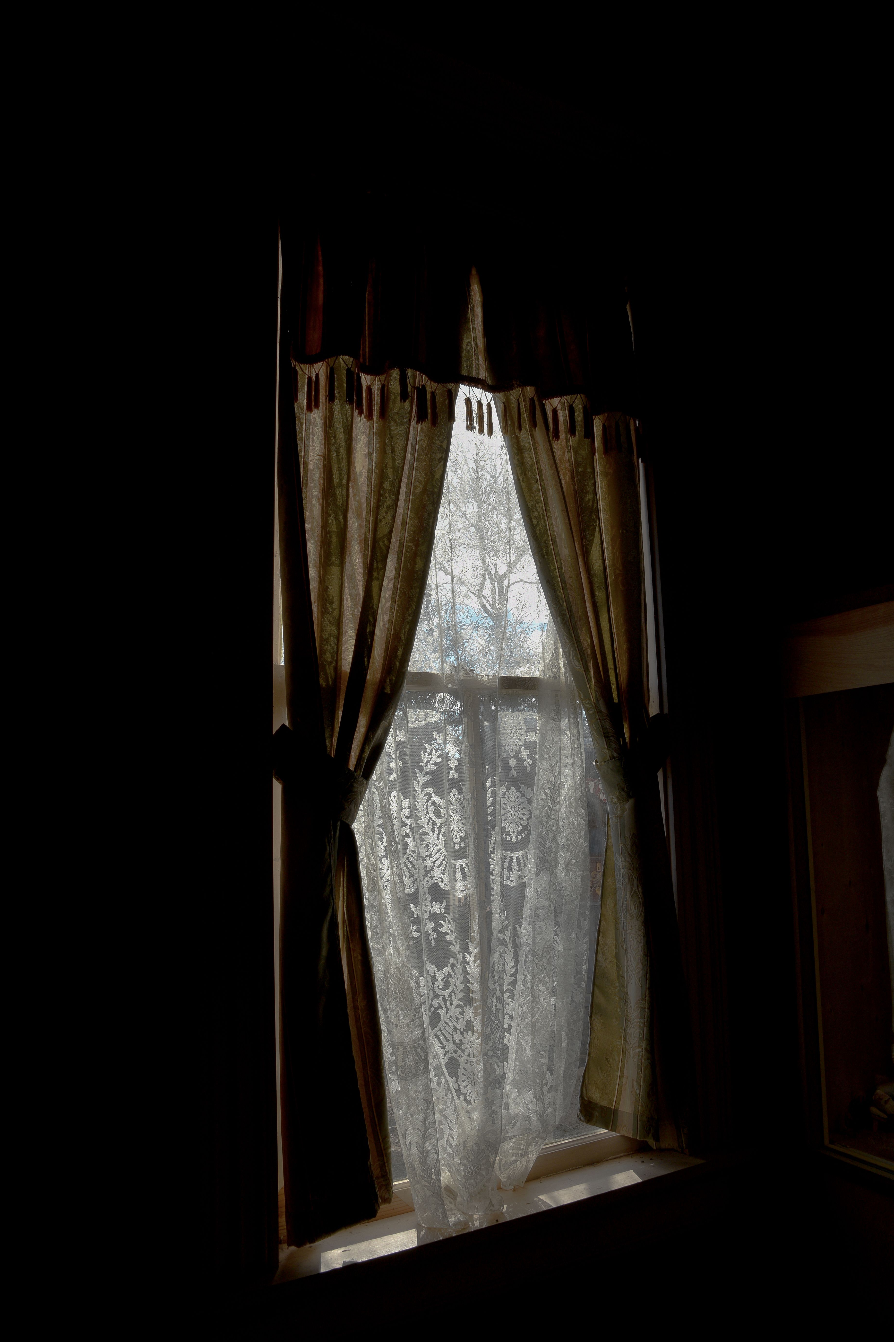 Roller shades